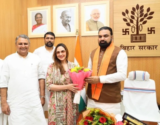 Hema Malini shares glimpse of daughter Esha Deol's meeting with Bihar CM