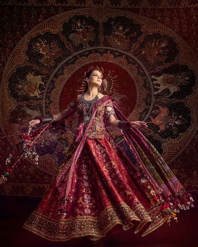 Kangana Ranaut embraces indigenous traditional craft as she celebrates feminine energy on Navratri