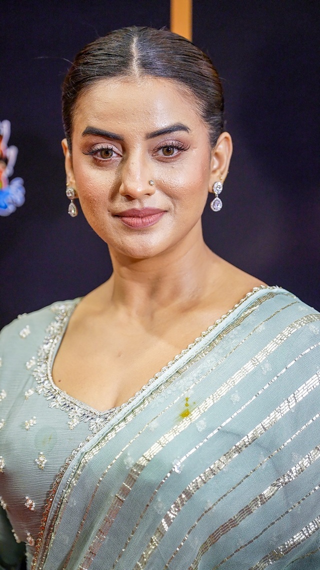 Akshara Singh extends support to flood-hit women in Bihar, says 'I should do as much as I can'